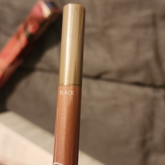 CHELLA Dual Liquid Eyeliner Pearl in Pearl Black & Pearl Blue FULL-SIZE - Picture 4 of 4